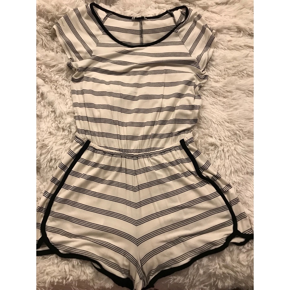 Comfy striped rhomper
